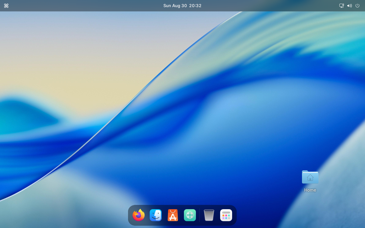 The same machine after Second Wind: dock, ⌘ menu, Mac-style theme
